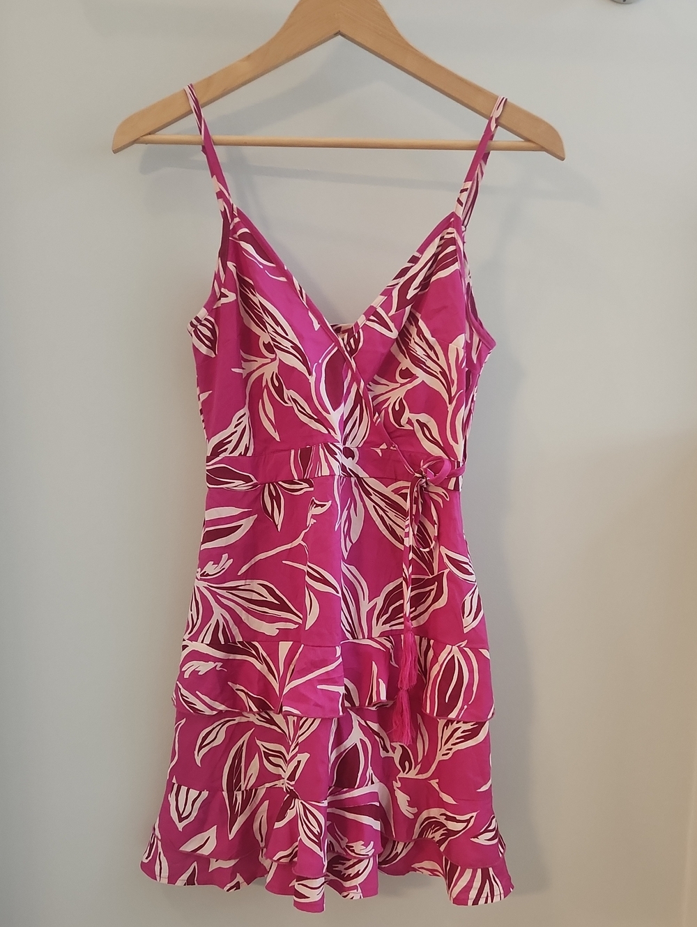 NWT Band Of The Free Pink Floral Wrap-Style Spaghetti Strap Dress Size Medium